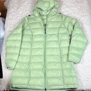 Amazon Essentials Women's LWT Water-Resistant Packable Hooded Puffer Coat, SZ XL